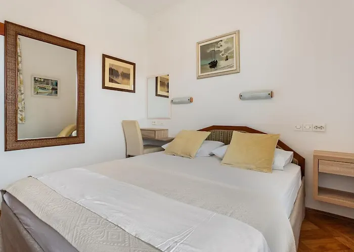 Kalina Deluxe Jelsa (Hvar)